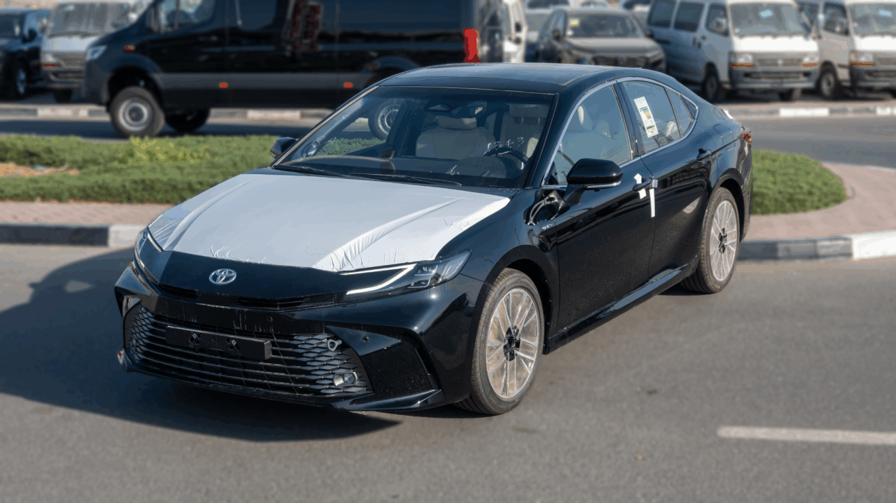 Toyota Camry Hybrid Limited 2025